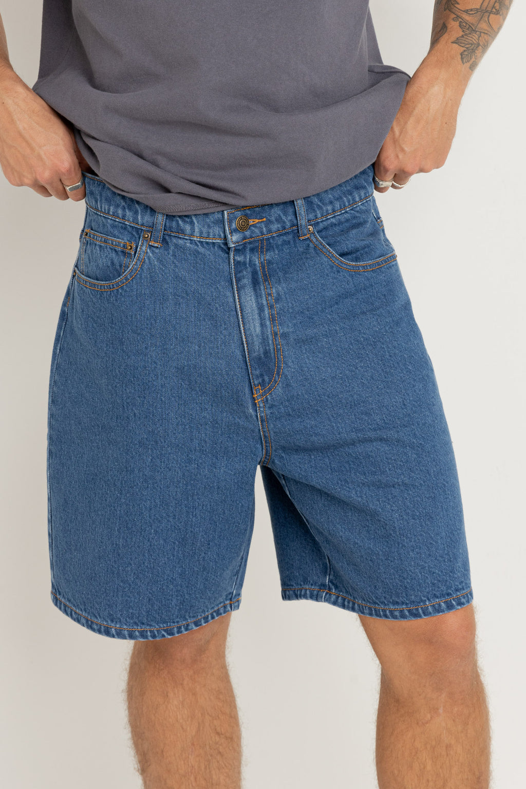 ESSENTIAL JEAN SHORT