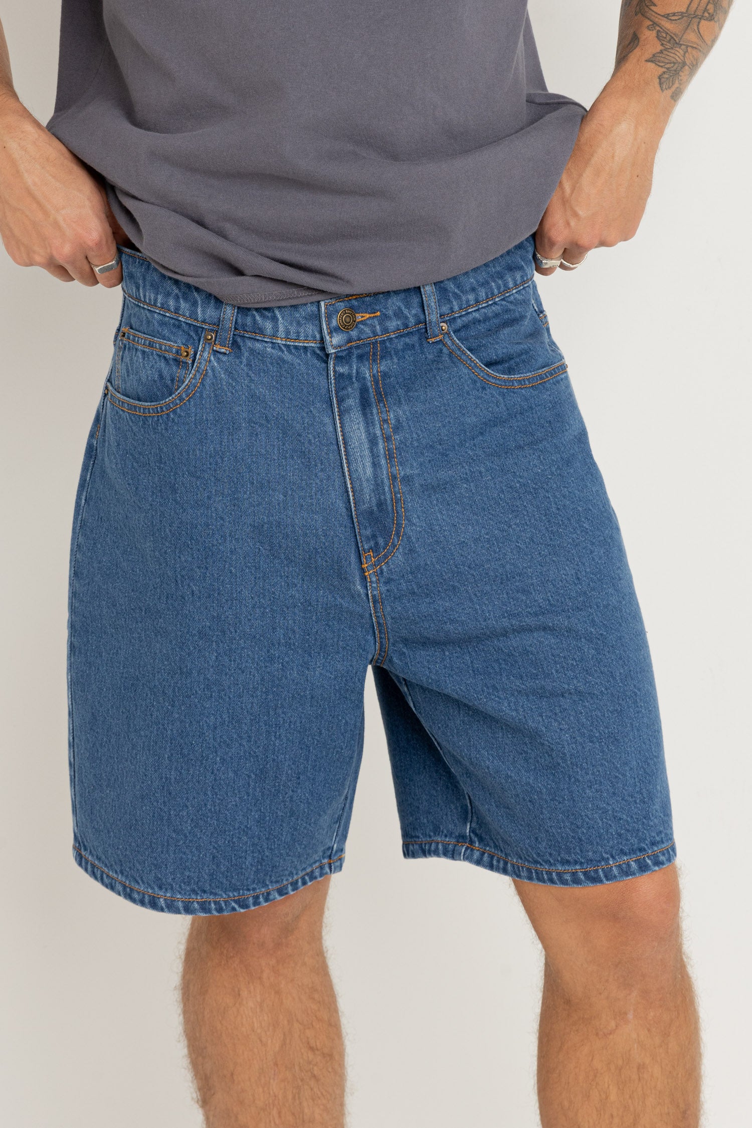 ESSENTIAL JEAN SHORT