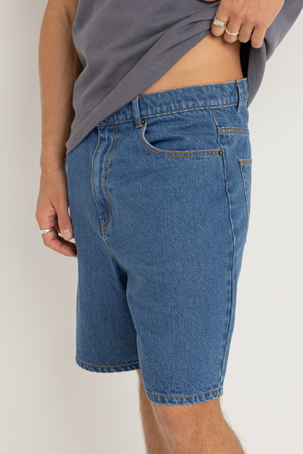 ESSENTIAL JEAN SHORT